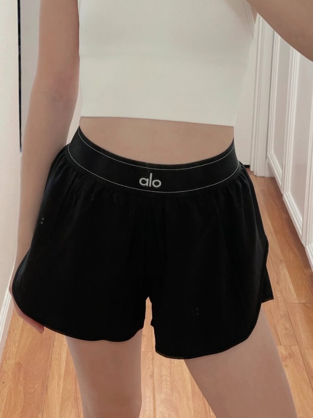 Brand new✨ALO Yoga Match Point Short Black, Casual Athletic Shorts